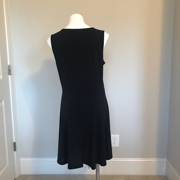 Flowy Black Dress - Picture 3 of 4